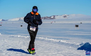 Emma Clair Dumont a particulièrement souffert lors de l'épreuve organisée sur la glace.
