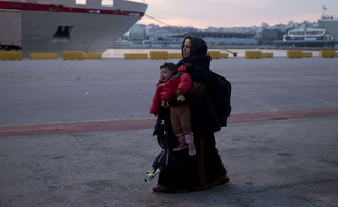 Les enfants constituent aujourd'hui plus d'un tiers des migrants passant par la mer de Turquie en Grèce, une proportion en forte hausse.