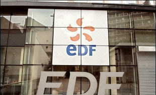 L'action du groupe public d'éléctricité EDF s'envolait pour un troisième jour de suite vendredi, portant sa progression à 29% depuis l'entrée en Bourse, portée par l'espoir que la hausse de son chiffre d'affaires en 2005, se traduise par une forte progression de la rentabilité.