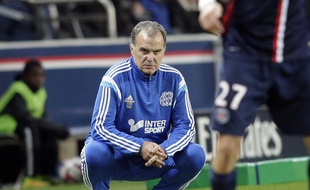 Olympique Marseille's coach Marcelo Bielsa observes his players during the "Classico" French league 1 football match Paris Saint-Germain vs Olympique Marseille at Parc des Princes stadium in Paris, FRANCE - 09/11/2014./JEE_bielsa.06/Credit:J.E.E/SIPA/1411112136