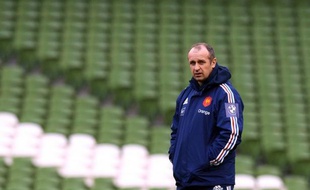 Le manager du XV de France Philippe Saint-André a affirmé dimanche, au lendemain du match nul (13-13) en Irlande, qu'il resterait jusqu'à la fin de son mandat en 2015, malgré une décevante campagne dans le Tournoi des six nations 2013.