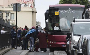 Evacuation du campement de migrants de La Chapelle le 2 juin 2015 à Paris