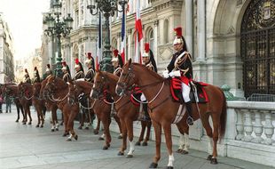illustration des cavaliers de la Garde républicaine.