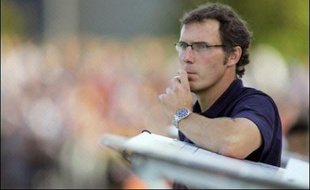 Bordeaux-Lens: C'est le choc des deux entraîneurs vedettes de la L1 cette saison. D'un côté Laurent Blanc et de l'autre, le vétéran Guy Roux, 68 ans.