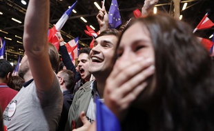 Des soutiens d'Emmanuel Macron au parc des expositions à Paris, le 23 avril 2017.