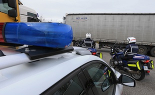 Contrôles des douanes près de Strasbourg, sur une aire d'autoroute de l'A35. Le 12 mars 2018.