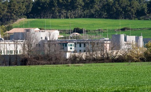L'homme âgé d'une cinquantaine d'années a été mis en examen et incarcéré à la prison de Luynes.