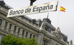 Après une année marquée par une grande défiance des investisseurs, l'Espagne prévoit en 2013 d'emprunter un montant brut d'entre 215 et 230 milliards d'euros, soit moins que les 249,635 milliards empruntés en 2012, a annoncé mardi le ministère de l’Économie.