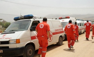 Trois Libanais chiites et un Turc ont été tués par balle dimanche au Liban, dans l'est frontalier de la Syrie, selon un responsable des services de sécurité, dans un contexte de tensions confessionnelles exacerbées par le conflit syrien.
