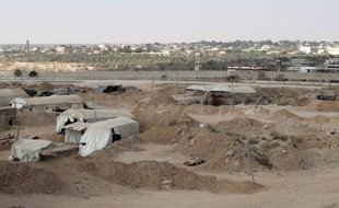 "Si le bouclage continue, ce sera un désastre", avertit Abou Taha, propriétaire d'un des innombrables tunnels creusés sous la frontière entre la bande de Gaza et l'Egypte, tous fermés après une récente attaque meurtrière dans le Sinaï.