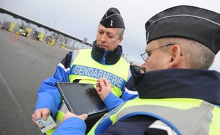 Avec la nouvelle application mobile GendNote les gendarmes pourront prendre des notes directement sur leur portable professionnel pendant les interventions et les transmettre plus rapidement.