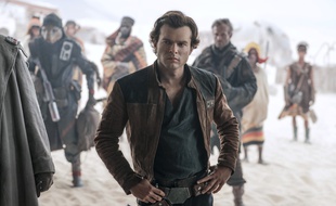 Alden Ehrenreich campe le célèbre contrabandier dans «Solo: A Star Wars Story».