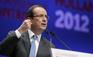 François Hollande, candidat PS à la présidentielle, a qualifié jeudi de "mystification" le projet de Nicolas Sarkozy visant à réformer la prime pour l'emploi.