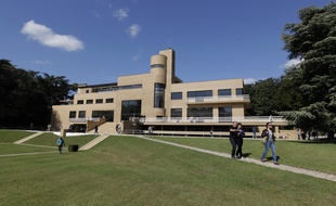 Croix, le 15 septembre 2013. La villa Cavrois, realisee entre 1929 et 1932 par l'architecte Robert Mallet-Stevens pour l'industriel Louis-Joseph Cavrois, ouvre ses portes au public dans le cadre des journees europeennes du patrimoine.