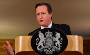 Le Premier ministre britannique David Cameron se rend en Ecosse parler transferts de pouvoirs ce vendredi.