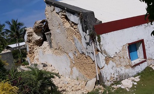 Une maison après le tremblement de terre