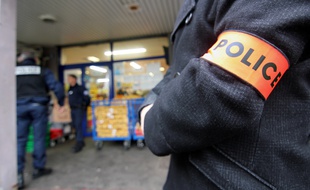 Des policiers ont mené une opération de lutte anti-fraude mardi 15 novembre 2016 au Gros Chêne.