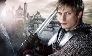 Bradley James, qui joue Arthur dans la série «Merlin»