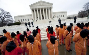 Le juge militaire de Guantanamo a ordonné que les témoignages des accusés du 11-Septembre sur les abus qu'ils ont subis pendant leur détention secrète, soient gardés secrets et débattus à huis clos, en l'absence des médias et du public.