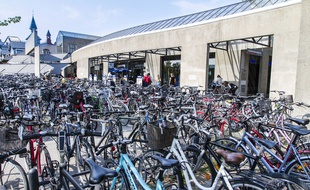 Un parking à vélo à Copenhague, capitale incontestée de la petite reine.