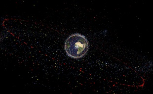 Des débris spatiaux en orbite autour de la Terre.