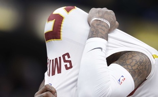 JR Smith peutse cacher.