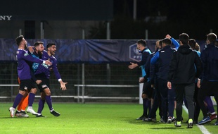Les joueurs de Canet célèbrent leur victoire