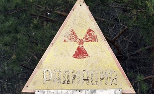 Un panneau avertissant d'une pollution radioactive en Russie, en 2005 (illustration).