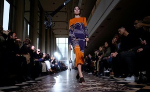Une création de Tory Burch lors de la Fashion week de New York, au Lincoln Center de New York, le 16 février 2016