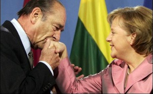 Les 27 dirigeants de l'UE se sont retrouvés samedi à Berlin pour des festivités marquant le 50e anniversaire du traité de Rome, en quête d'une harmonie apte à relancer une Union européenne déprimée depuis les rejets français et néerlandais de la Constitution.