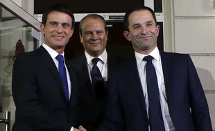 Manuel Valls, Jean-Christophe Cambadélis et Benoît Hamon à Solférino, le 29 janvier 2017, après le second tour de la primaire du PS.