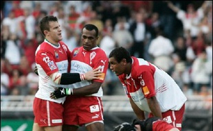 Les références à la Coupe d'Europe dominent samedi la 21e journée du Top 14 de rugby puisque, une semaine après son élimination, le Stade Toulousain affronte Biarritz, futur demi-finaliste, à Dax, alors que le duel à distance entre Agen et Castres est capital dans la course à la qualification pour l'édition 2006-2007.