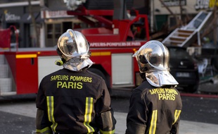 Des pompiers de Paris. (Illustration)