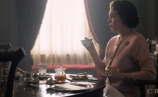 La comédienne Olivia Colman interprète la reine Elizabeth II dans la série