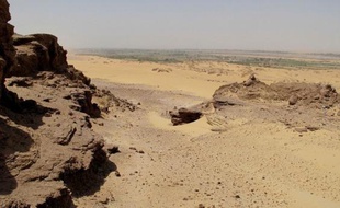 L'épave d'un avion de chasse britannique disparu en pleine seconde guerre mondiale, en juin 1942, vient d'être découverte très bien conservée au milieu des roches et des sables d'un désert de l'ouest de l'Egypte.