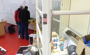 Le 21 novembre 2017. Des migrants sont abrités depuis quelques jours dans un amphi de Lyon-II sur le campus de Bron.