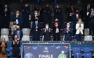 Roxana Maracineanu aux côtés d'Emmanuel Macron lors de la dernière finale de la Coupe de France.