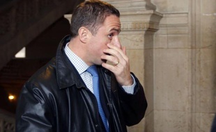 Le parquet a requis lundi "au moins deux ans de prison avec sursis" à l'encontre d'un ex-trader de la Caisse d'Epargne, accusé d'avoir fait perdre 315 millions d'euros à la banque lors d'opérations à haut risque et non autorisées par sa hiérarchie sur les marchés à l'automne 2008.