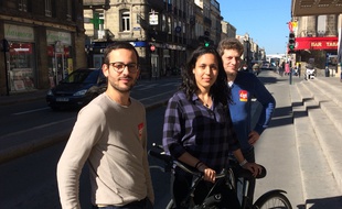 Ces trois jeunes font partie du millier de coursiers qui travaillent à Bordeaux.