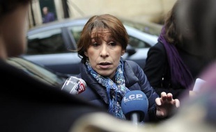 Fadela Amara, ex-secrétaire d'Etat à la Politique de la ville de Nicolas Sarkozy entre 2007 et 2010, une des figures de l'ouverture à gauche, a annoncé qu'elle allait voter pour François Hollande, dans une interview à Libération mise en ligne mardi sur son site.