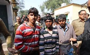 Les hommes désertaient vendredi Subalpur, village de l'est de l'Inde, théâtre du viol collectif d'une jeune femme de 20 ans ordonné par le conseil des anciens, qui a suscité l'indignation des défenseurs des droits des femmes.