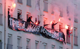 L'hommage des supporters de l'OM à leur « Boss », Bernard Tapie avant ses funérailles.