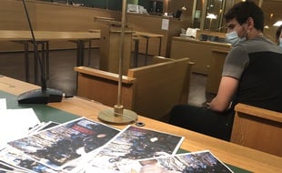 Ce mardi lors de l'audience devant le tribunal correctionnel de Lyon, au cours de laquelle a été décidé le renvoi du procès des policiers accusés de violences sur Arthur.