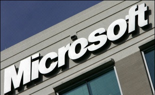 Le géant des logiciels Microsoft travaillait mardi d'arrache-pied pour prouver à la Commission avant mercredi minuit qu'il a bien rempli les engagements pris il y a deux ans lors de sa condamnation pour abus de position dominante.