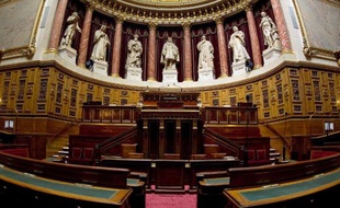 Le Parlement a définitivement instauré jeudi dans le droit pénal français un nouveau crime de "réduction en esclavage" et abrogé le délit d'offense au chef de l'Etat, dans le cadre d'un projet de loi voté à l'unanimité