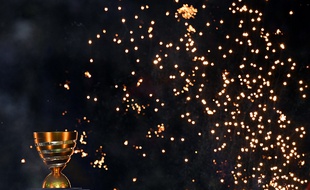 Le trophée de la Coupe de la Ligue