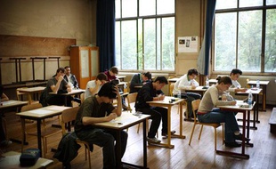 Des lycéens passent leur baccalauréat en 2010.