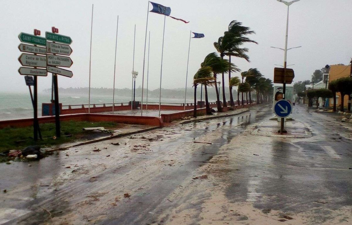 Fin du confinement en Guadeloupe, mais l'ouragan Tammy est toujours actif