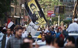 Le ministre égyptien de la Solidarité sociale, Ahmed el-Boraie, a affirmé dimanche que les islamistes devraient renoncer à la violence et reconnaître, avant tout dialogue, les nouvelles autorités ayant remplacé le président Mohamed Morsi destitué par l'armée.