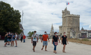 Le taux d'incidence augmente fortement à la Rochelle où le maire demande le retour de l'obligation de porter le masque.